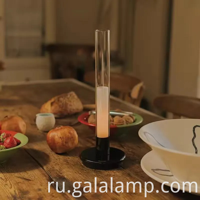 Стильная современная настольная лампа с зарядкой USB для спальни и бистро